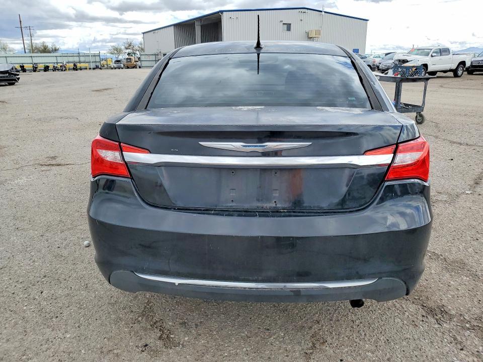 2013 Chrysler 200 lx
