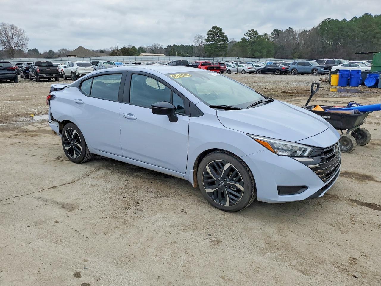 2024 Nissan Versa sr