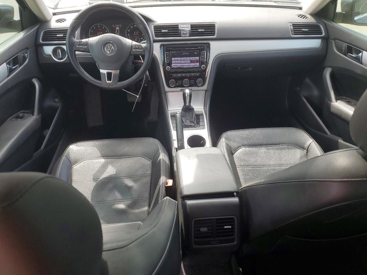 2013 Volkswagen Passat se