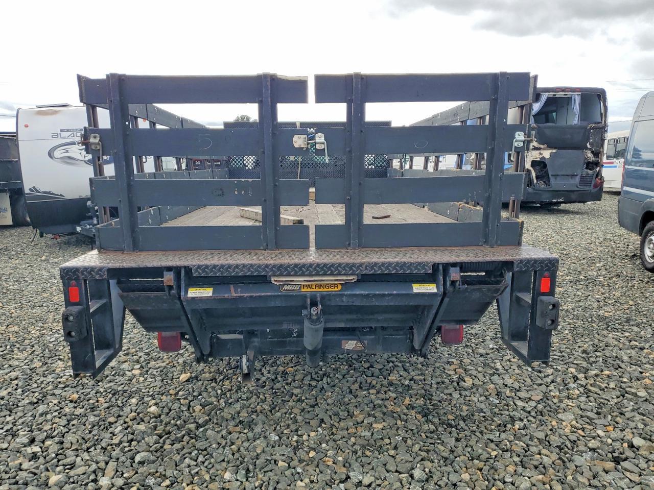 2017 Ford F450 Super Duty Flatbed Truck