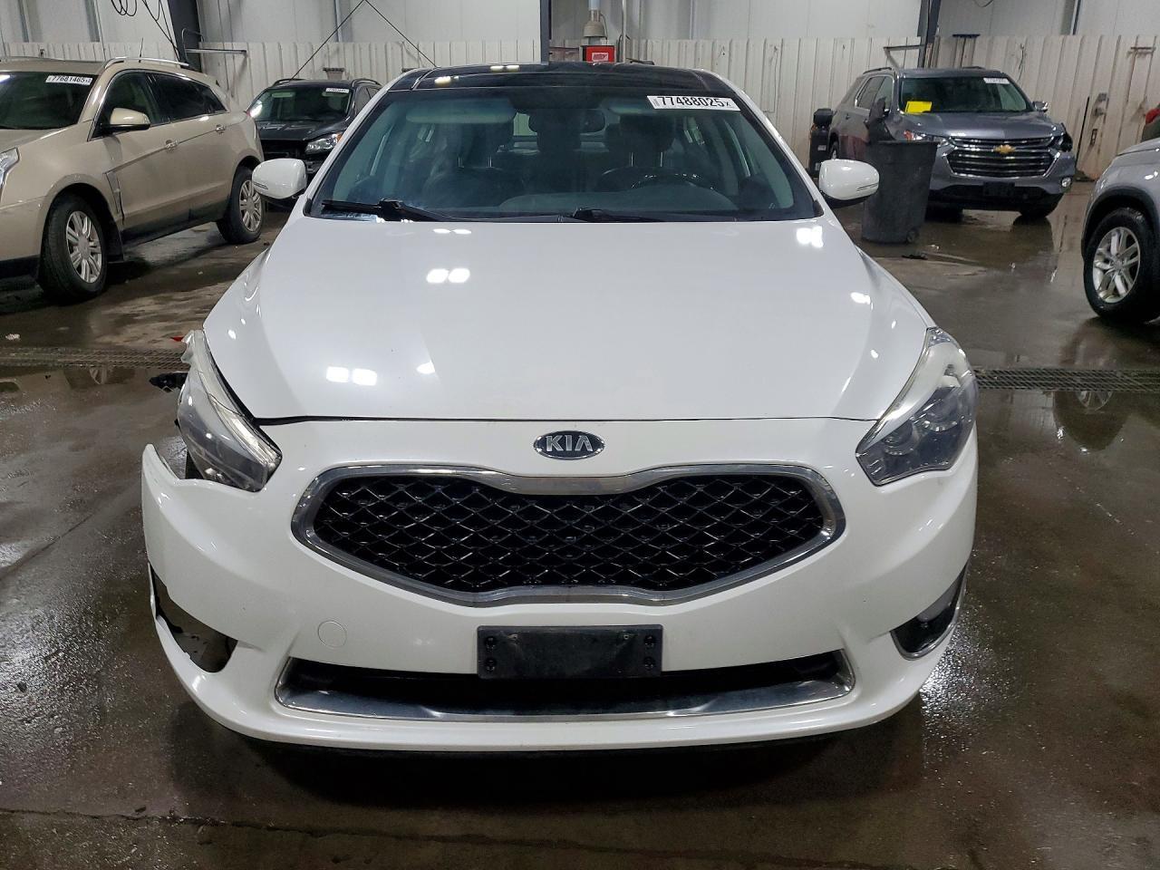 2016 KIA Cadenza Premium