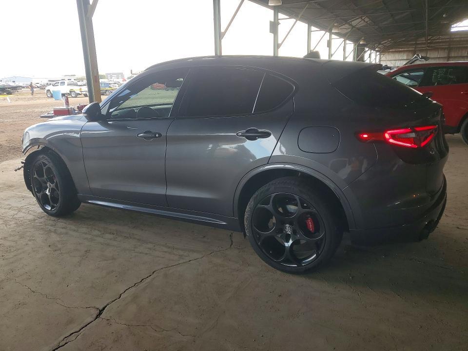 2022 Alfa Romeo Stelvio ti