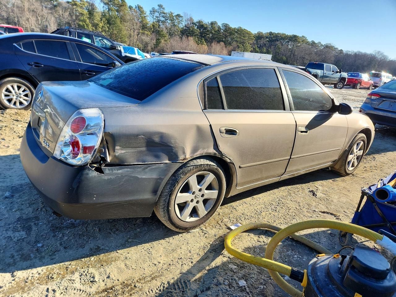 2004 Nissan Altima Base