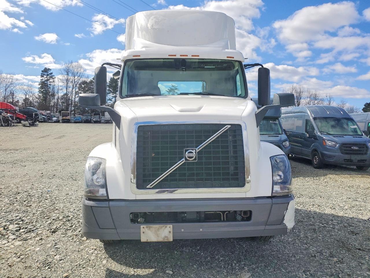 2018 Volvo VNL Semi Truck