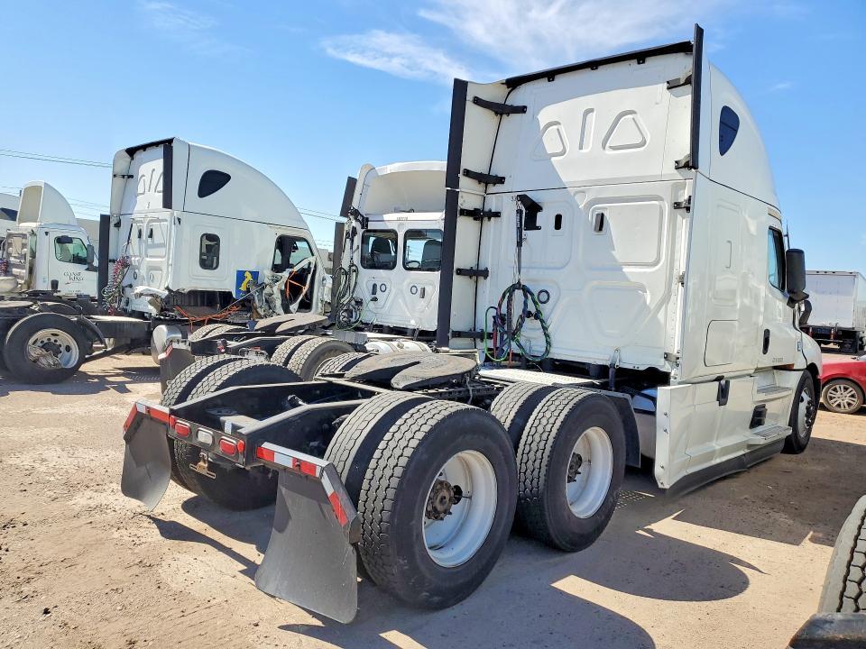 2021 Freightliner Cascadia 126 Semi Truck
