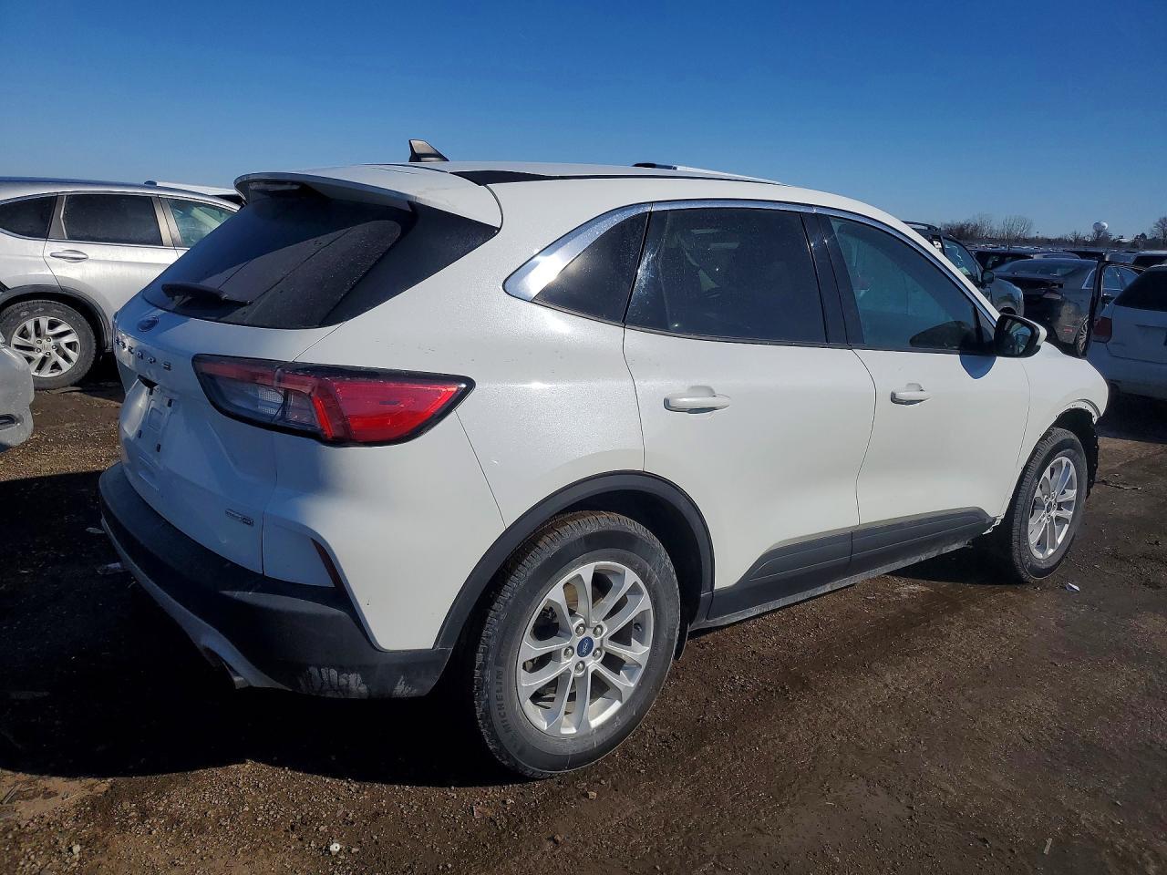 2020 Ford Escape se