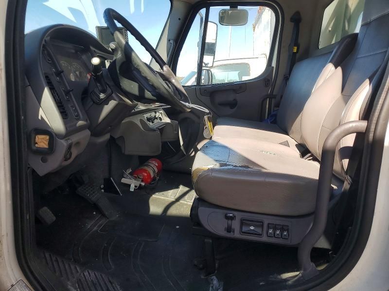 2019 Freightliner Business Class M2 100 box Truck