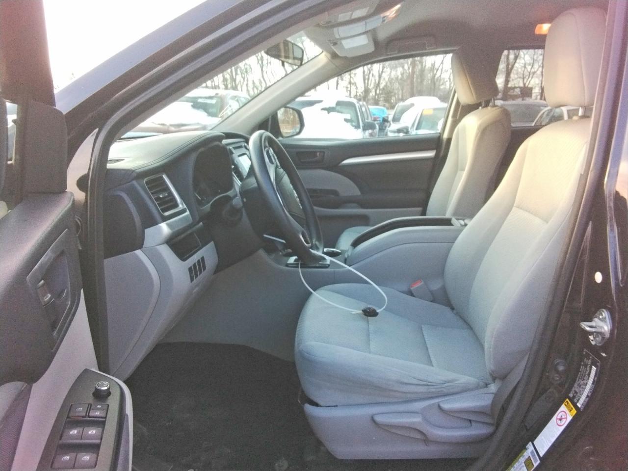 2014 Toyota Highlander le
