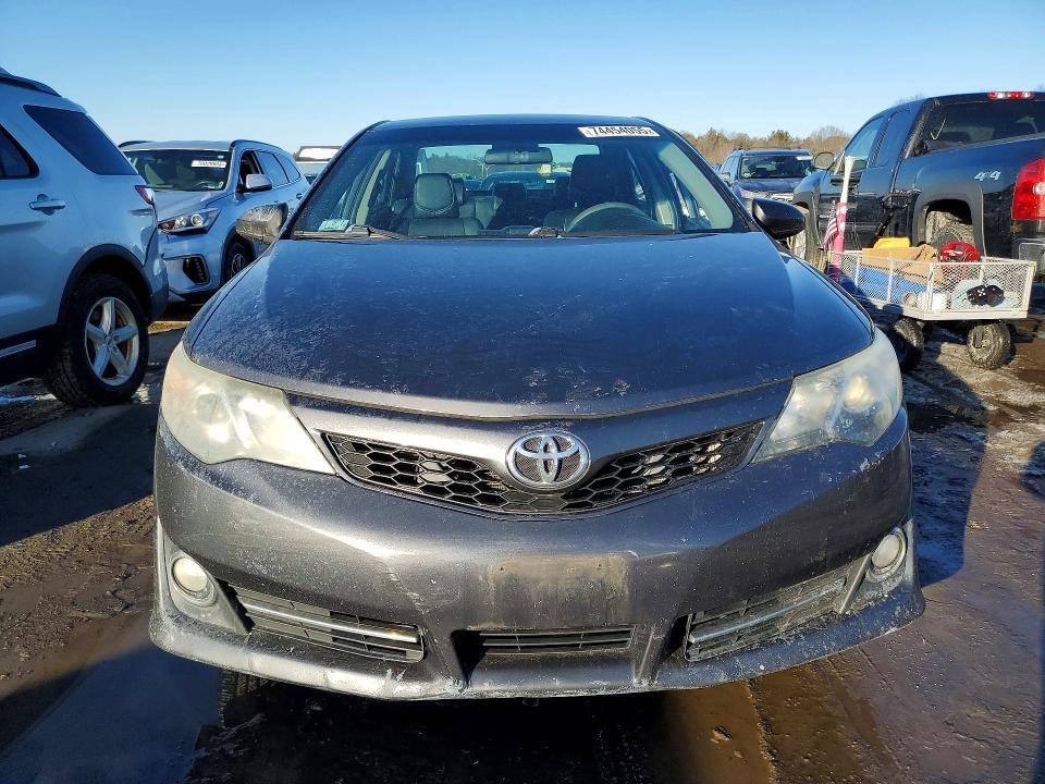 2013 Toyota Camry l