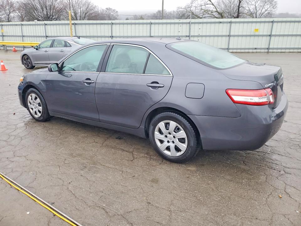 2010 Toyota Camry le