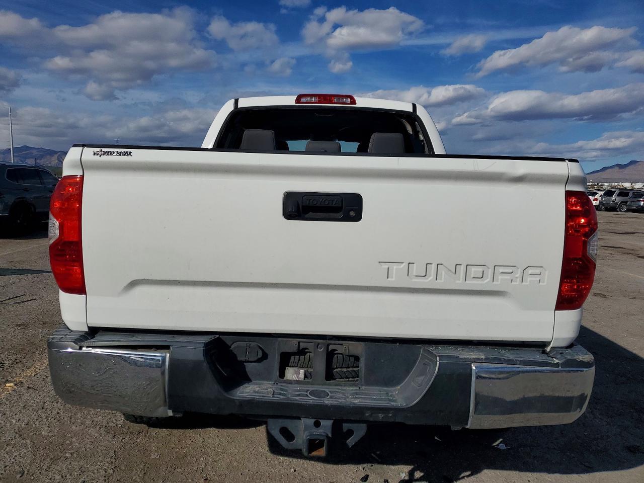 2014 Toyota Tundra SR5