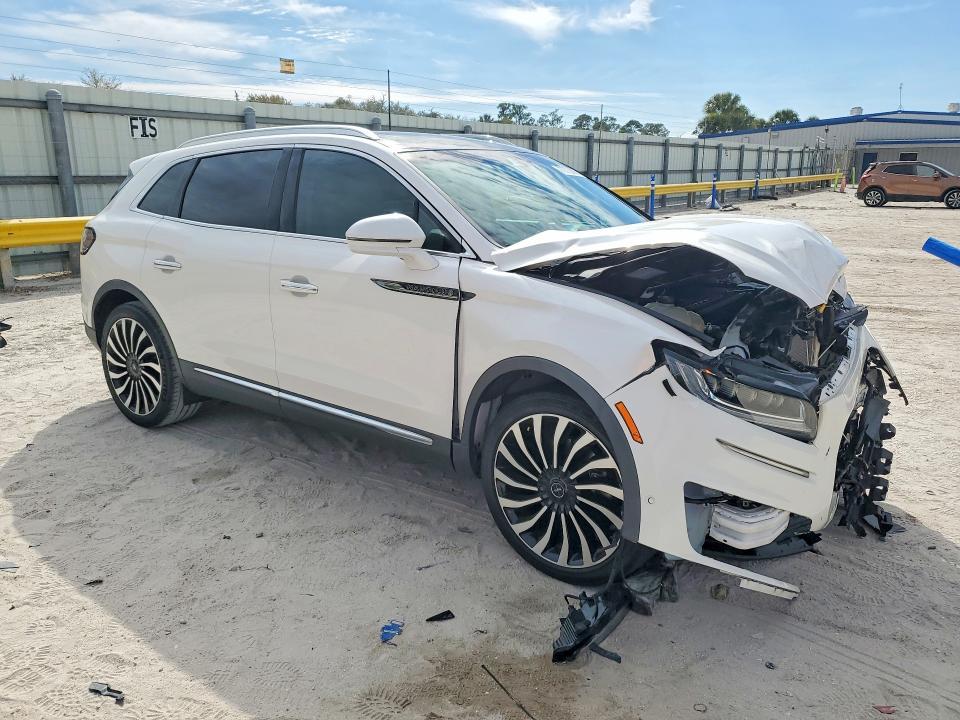 2019 Lincoln Nautilus Black Label
