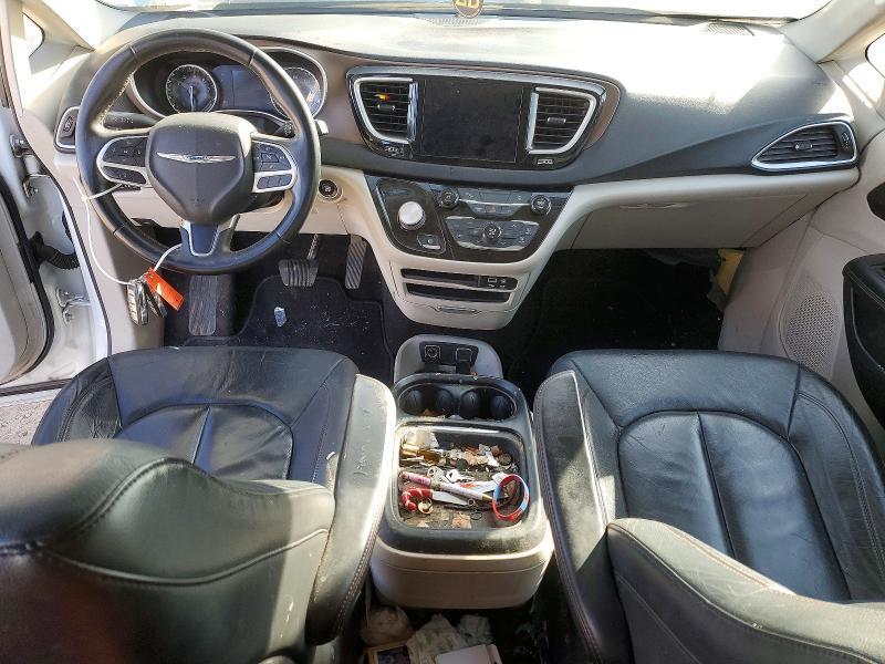 2017 Chrysler Pacifica Touring l