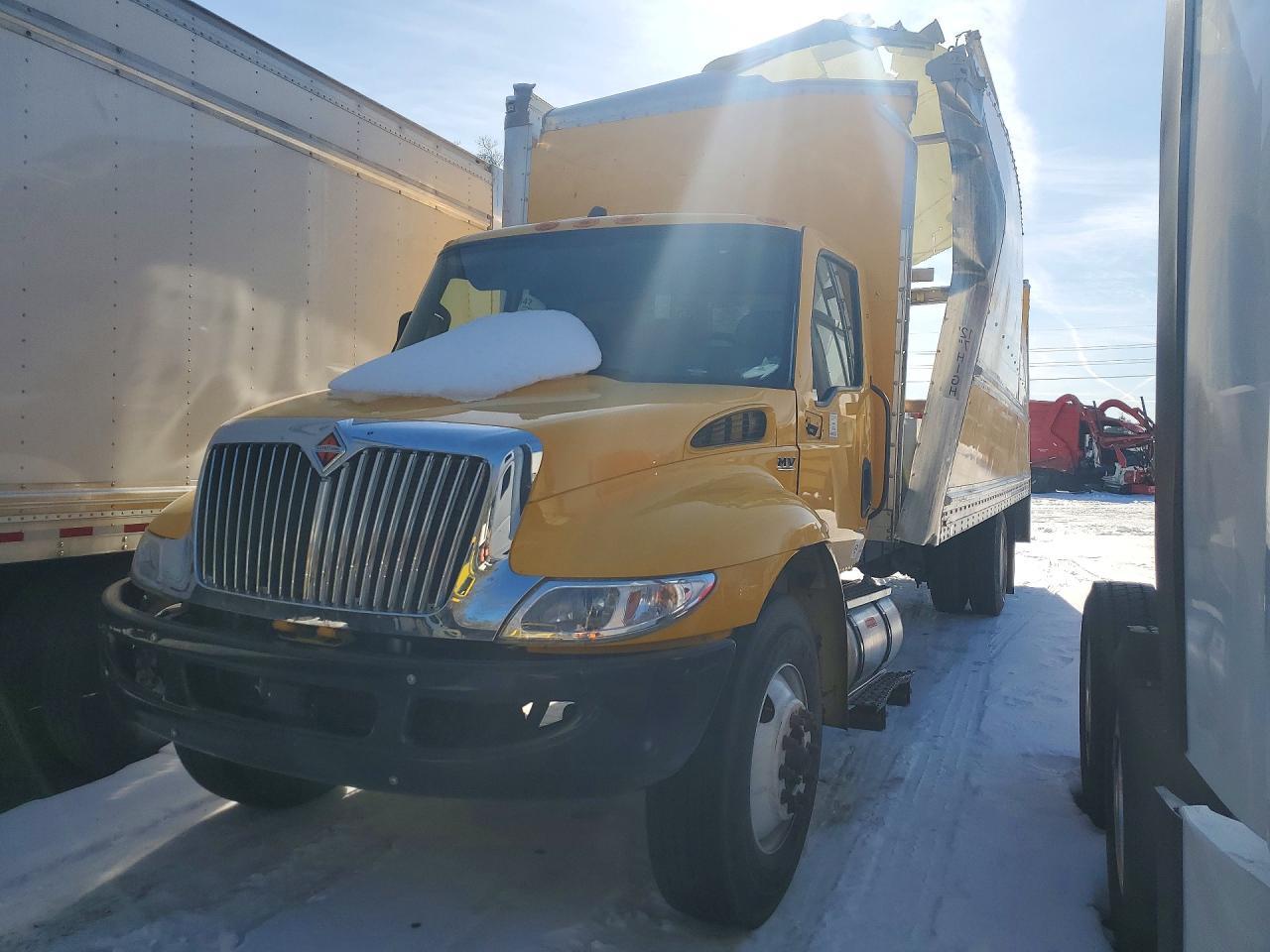 2023 International MV607 BOX Truck