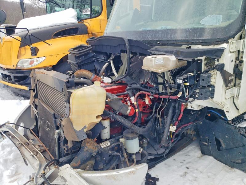 2017 International 4300 box Truck