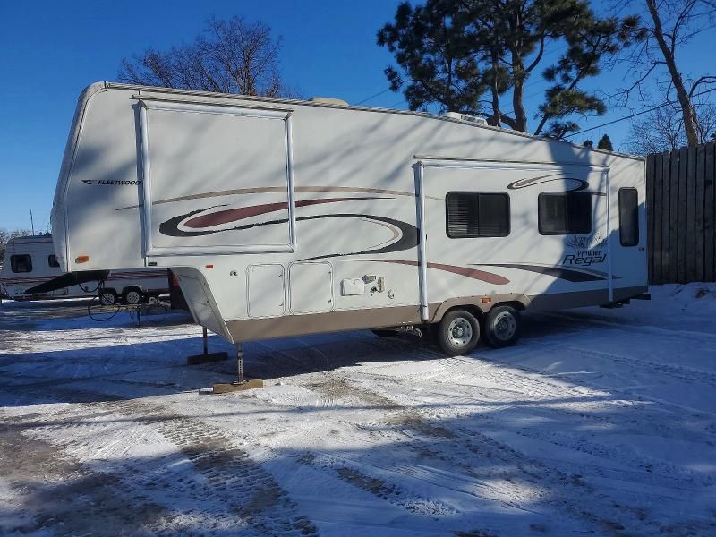 2005 Fleetwood Prowler Regal 305rld