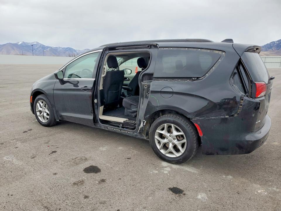 2018 Chrysler Pacifica Touring
