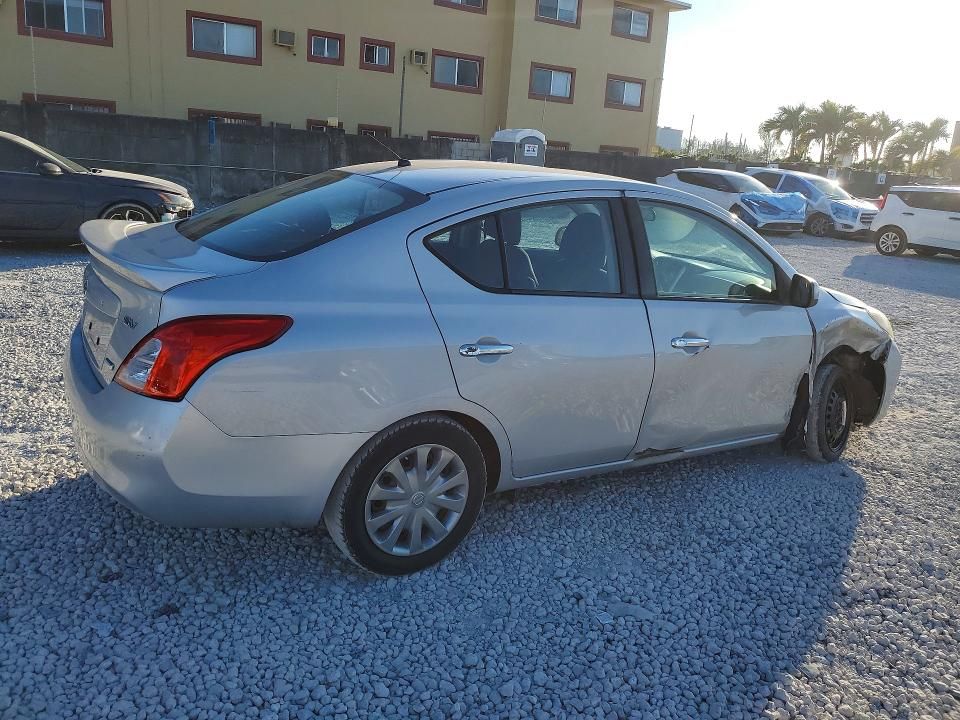 2014 Nissan Versa s