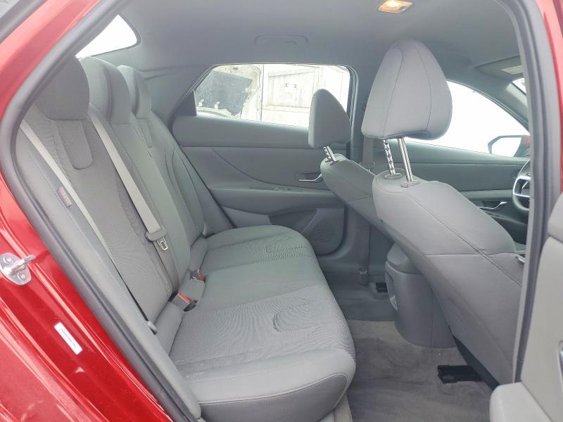 2025 Hyundai Elantra se