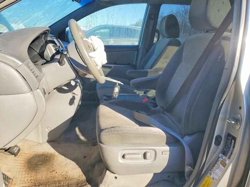 2009 Toyota Sienna ce