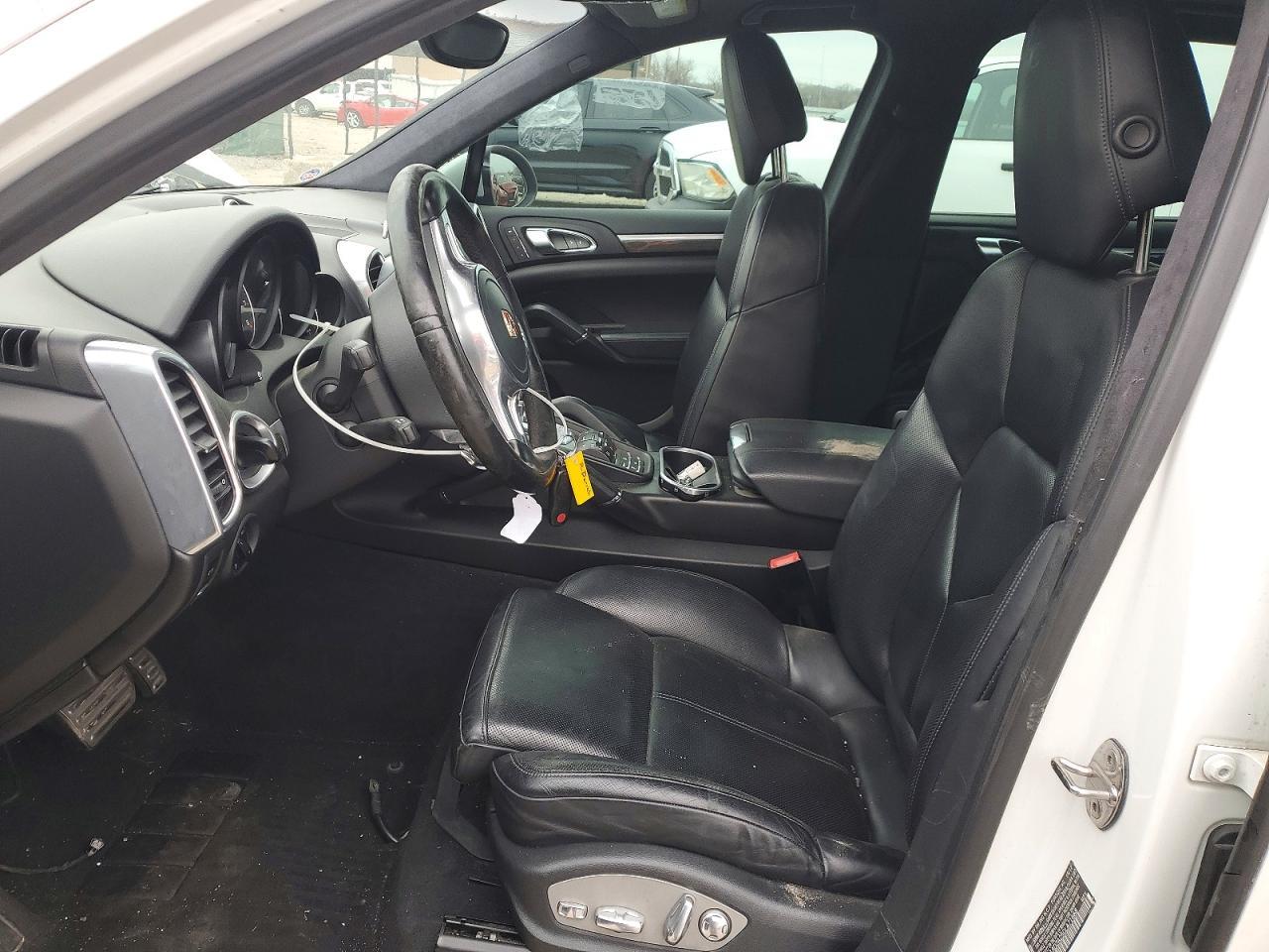2013 Porsche Cayenne gts