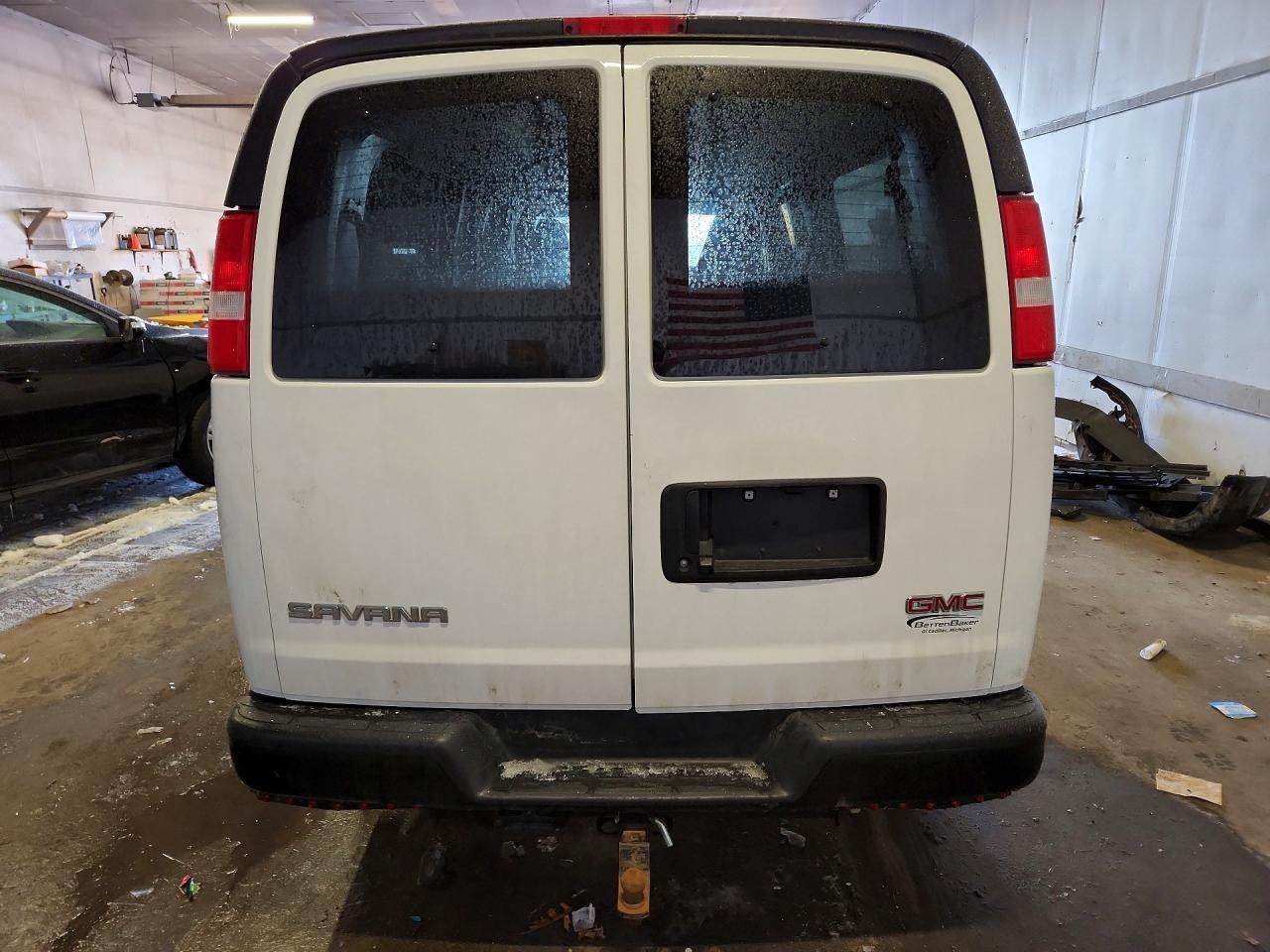 2023 GMC Savana G3500 LS