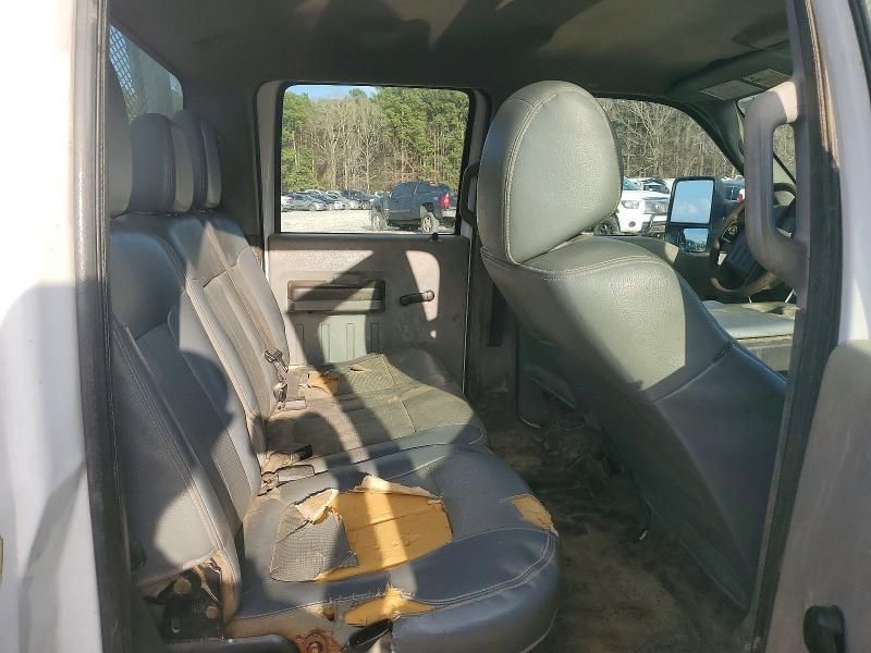 2014 Ford F350 Super Duty Flatbed Truck