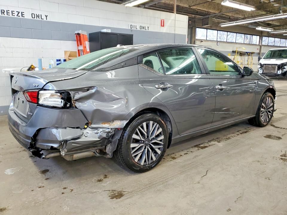 2024 Nissan Altima sv