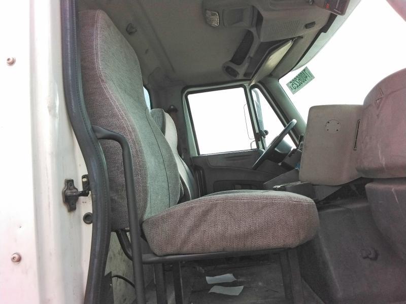 2016 International 8600 Semi Truck