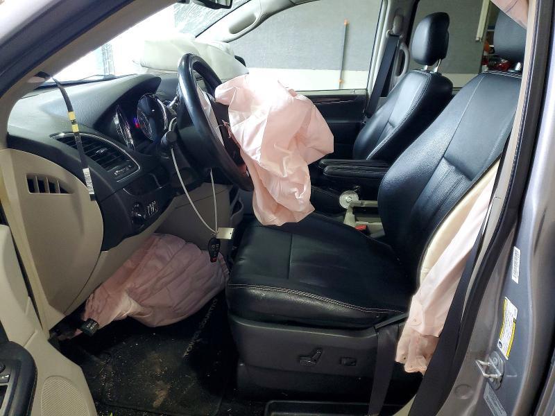 2015 Chrysler Town & Country Touring l