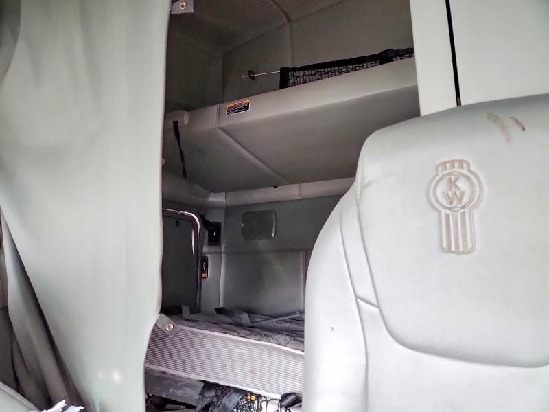 2018 Kenw Orth T680 Semi Truck