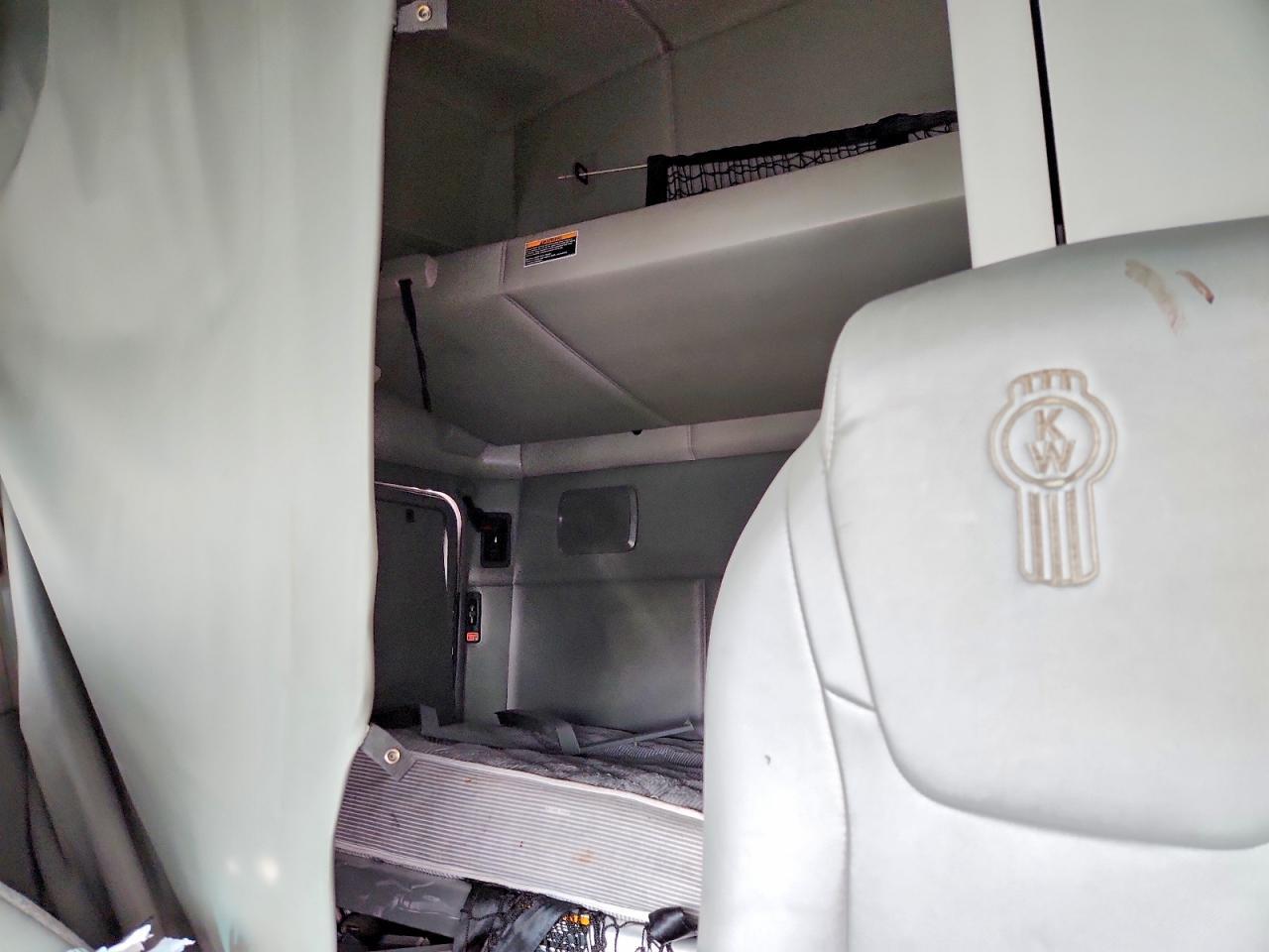 2018 Kenw Orth T680 Semi Truck