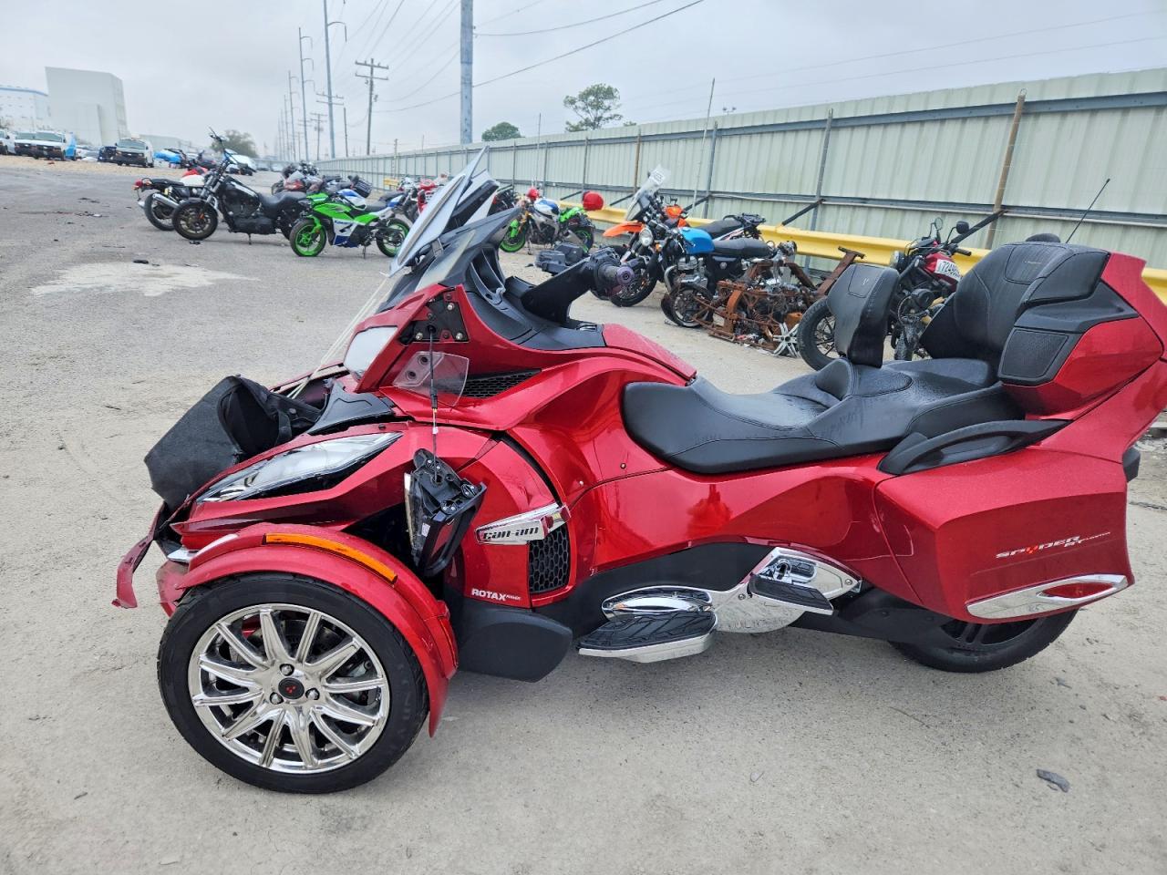 2016 Can-Am Spyder Roadster RT