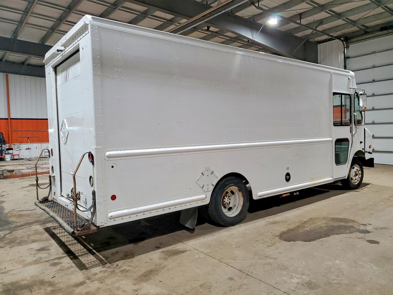 2013 Freigliner Chassis M Line WALK-IN Van