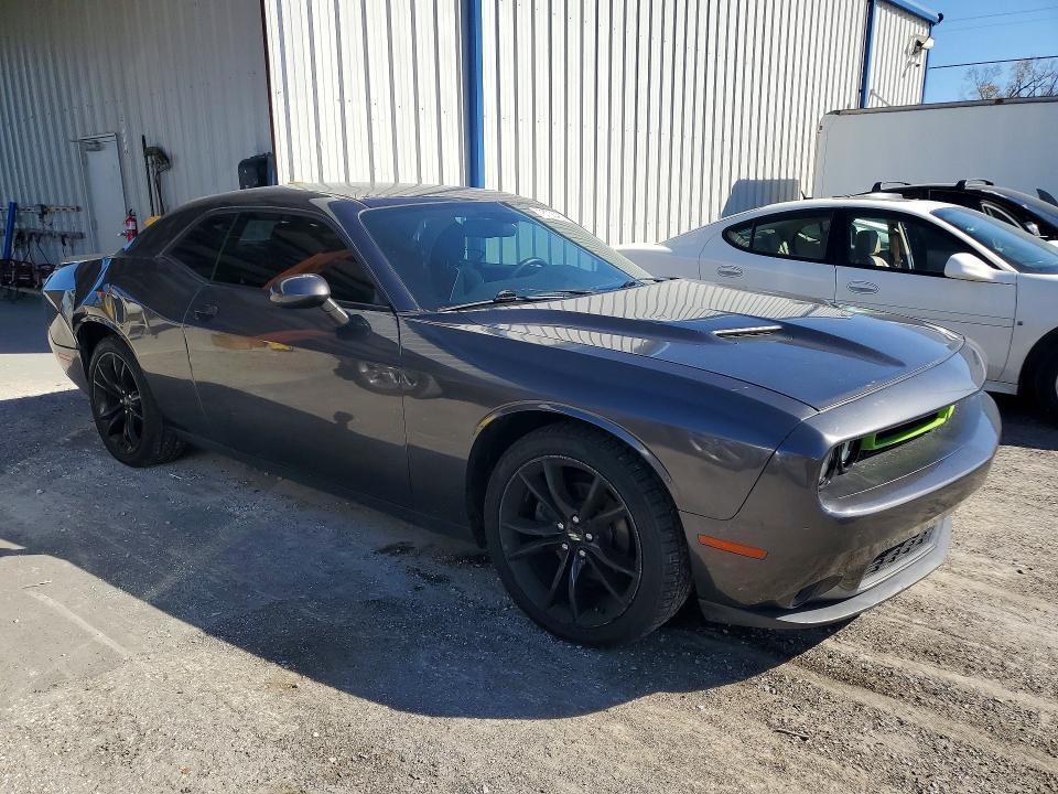 2018 Dodge Challenger sxt