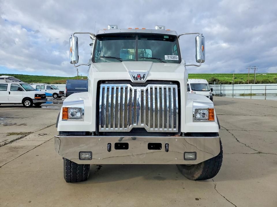 2022 Western Star 4700 Vacuum Truck