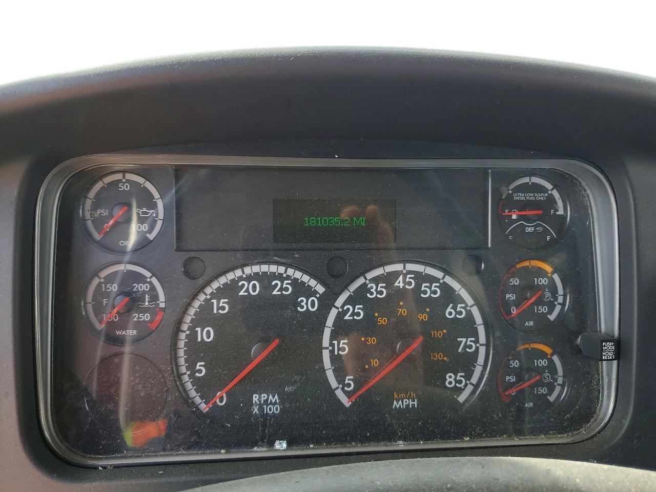 2021 Freightliner Business Class M2 Flatbed Truck