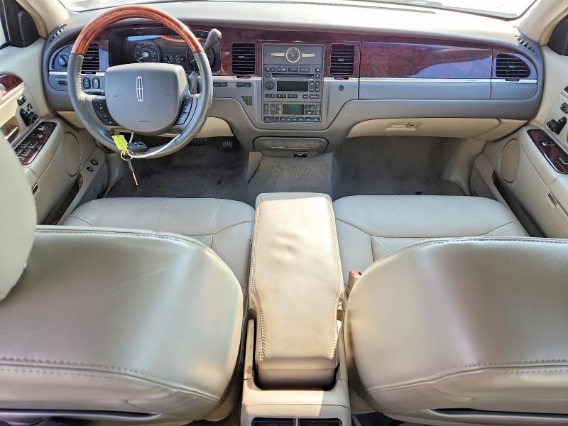 2007 Lincoln Town car Signature Limited