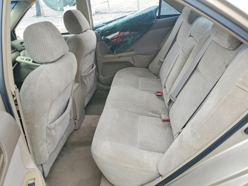 2004 Toyota Camry le