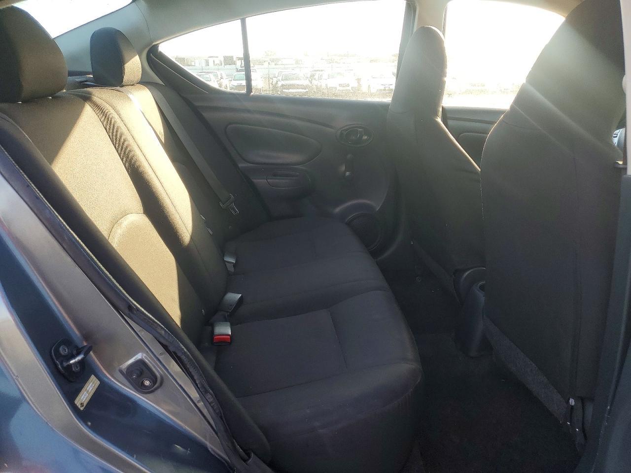 2016 Nissan Versa s