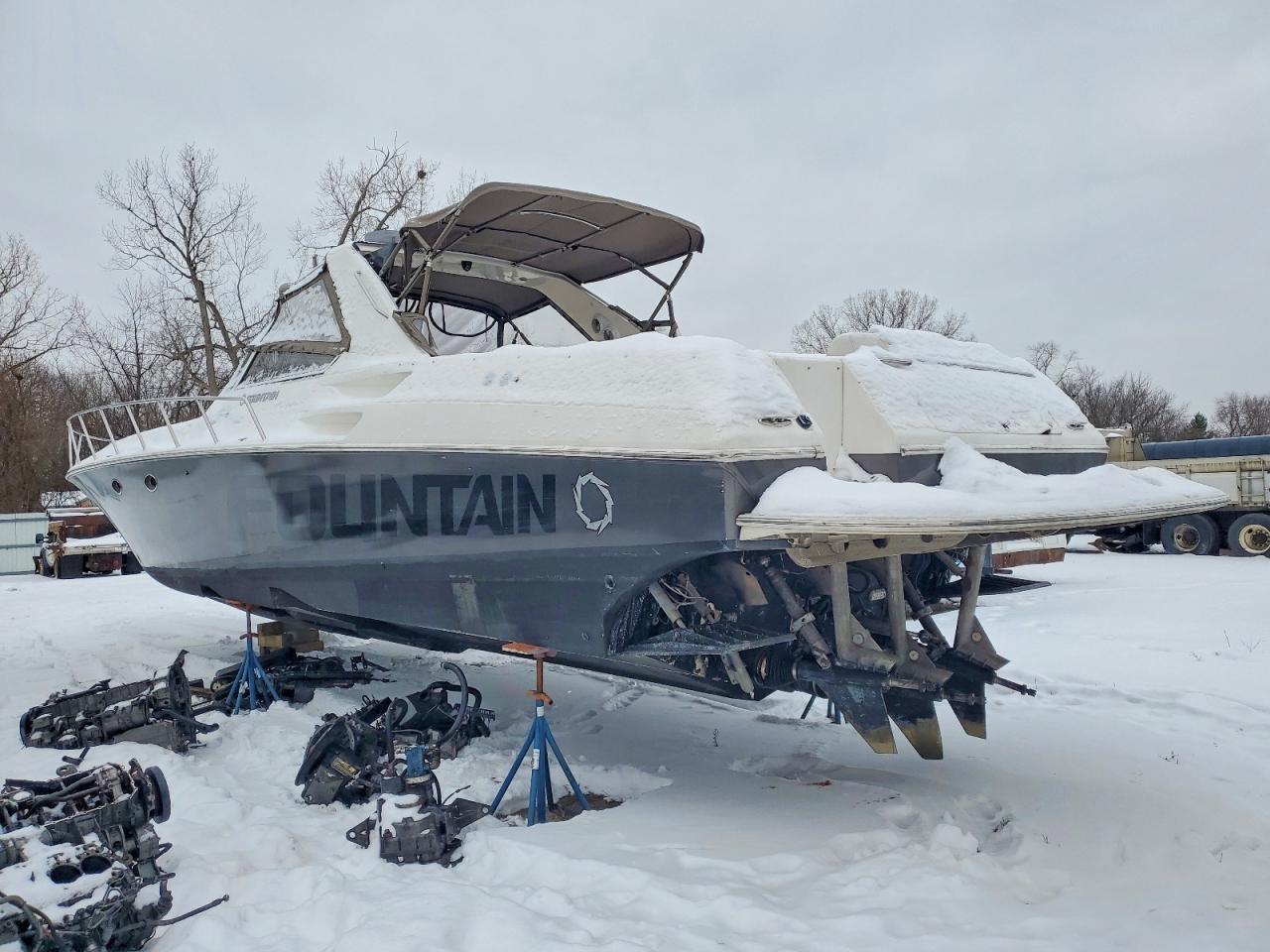 2005 Fountain Boat-Boat