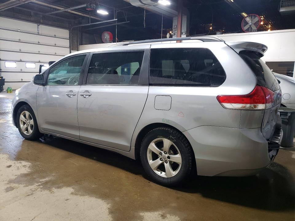 2014 Toyota Sienna le