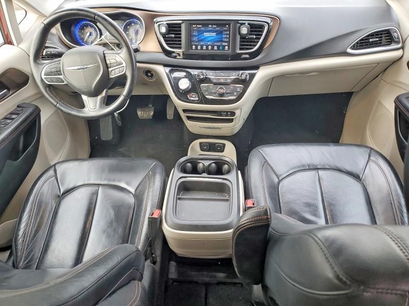 2018 Chrysler Pacifica Touring l