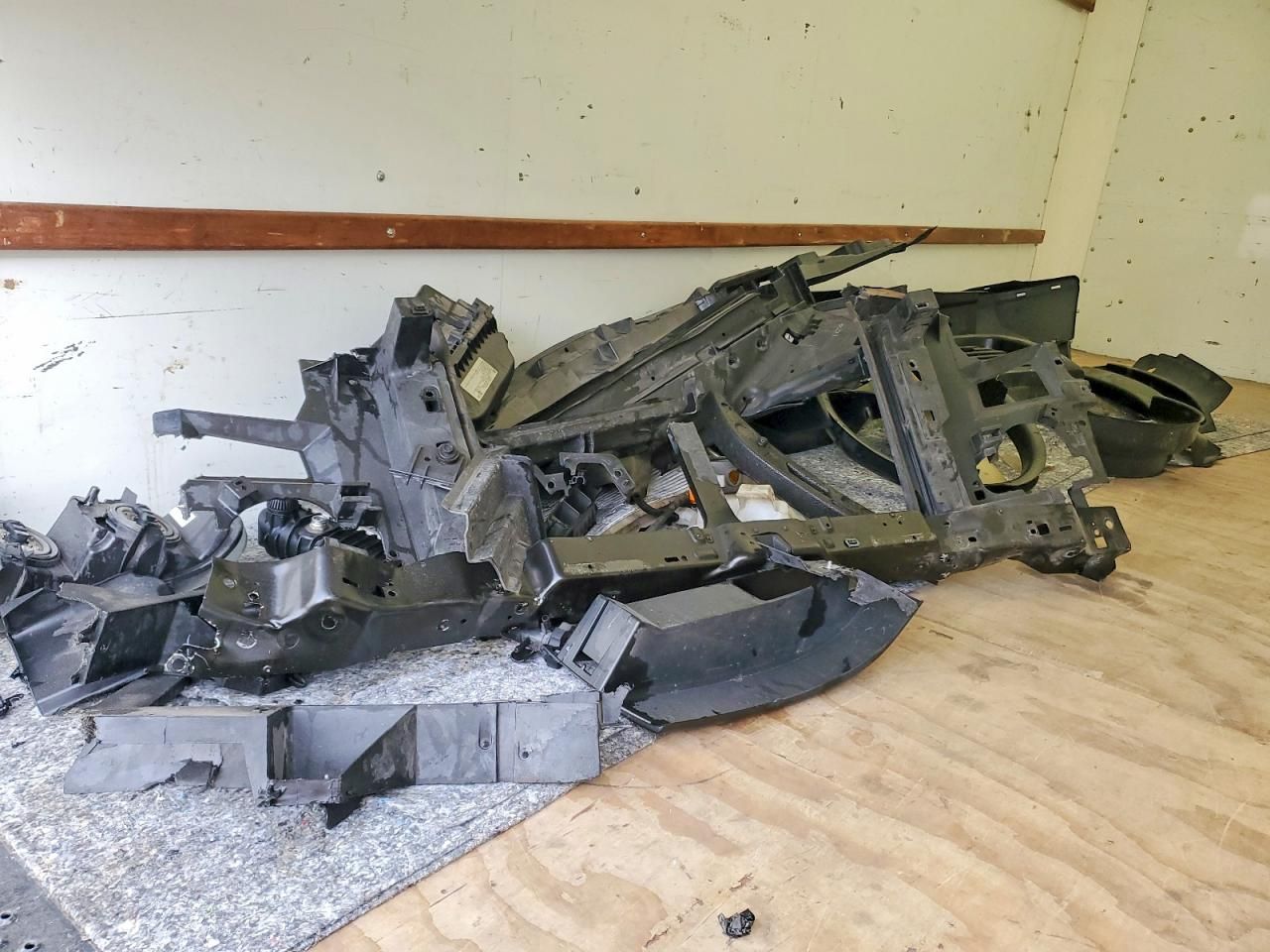 2023 GMC Savana CUT-BOX Truck