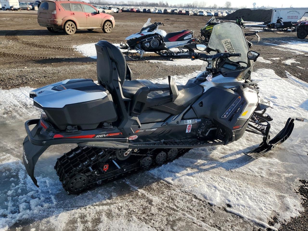 2020 Skidoo Grand Touring Limited