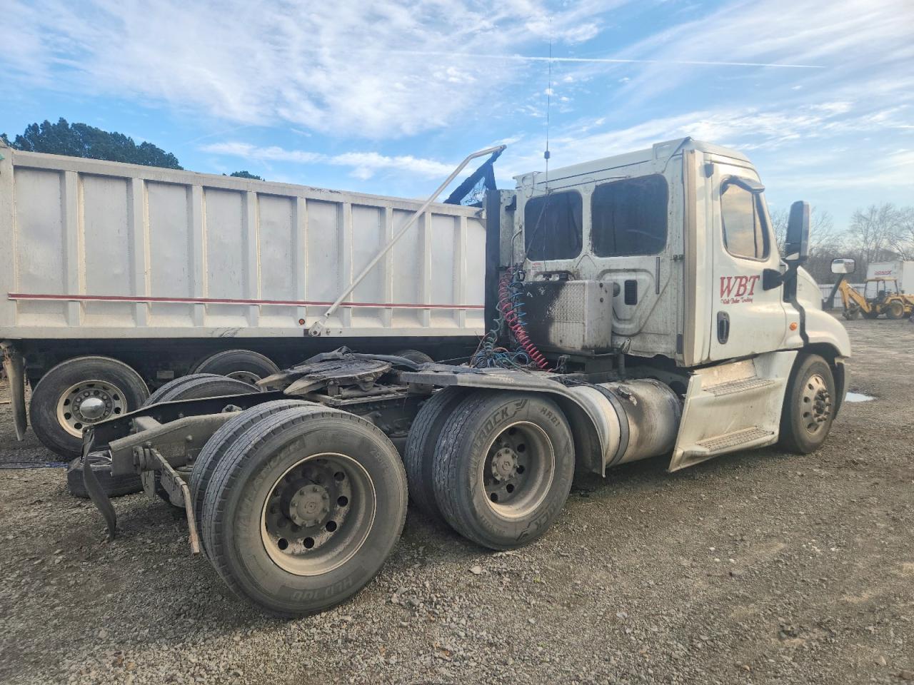 2016 Freightliner Cascadia 125 Semi Truck