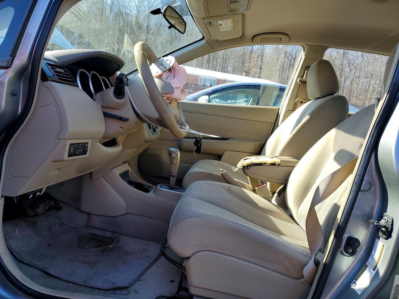 2010 Nissan Versa 1.8 s