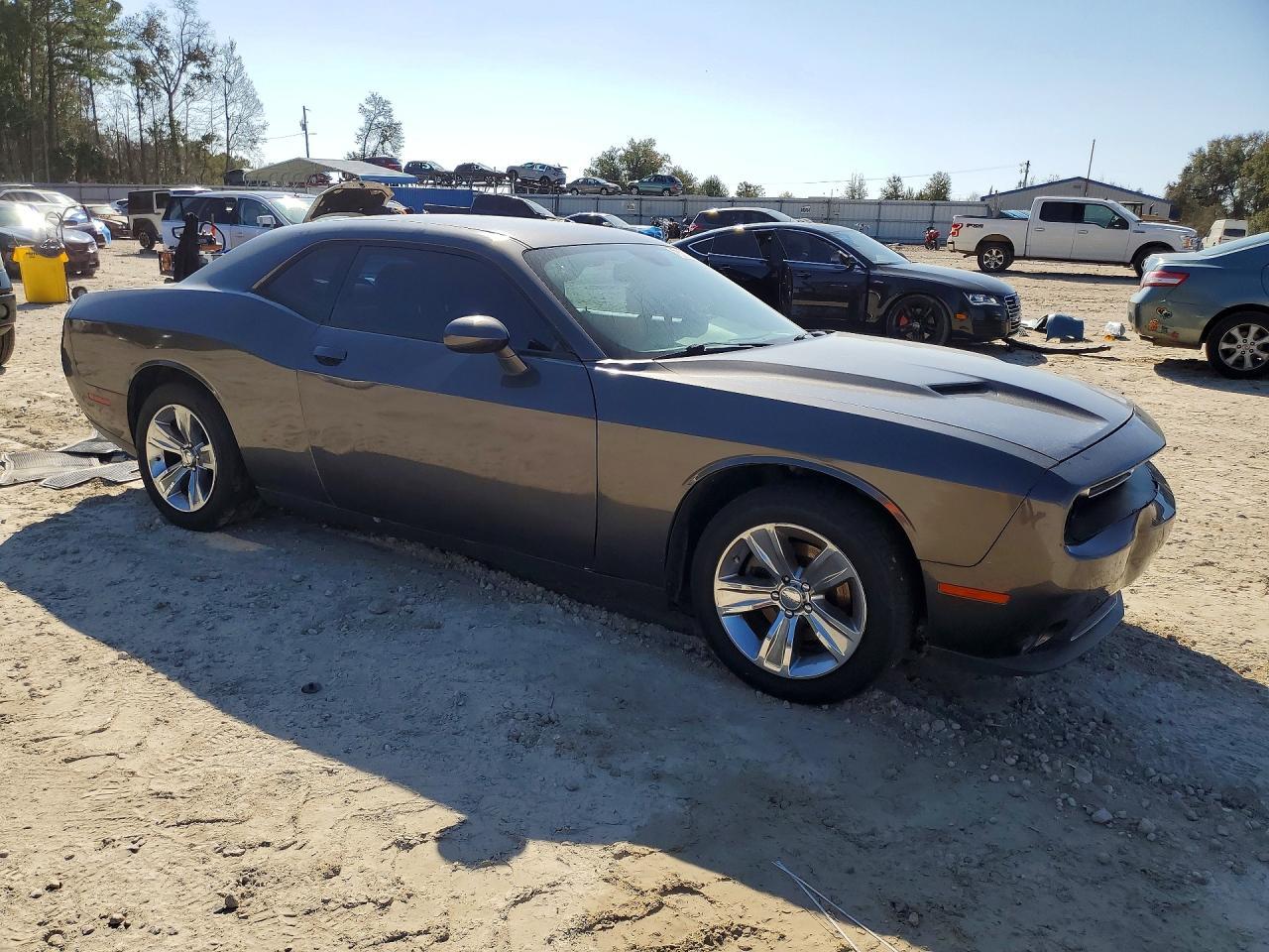 2016 Dodge Challenger sxt