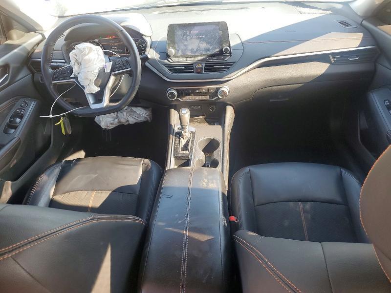 2020 Niss Altima