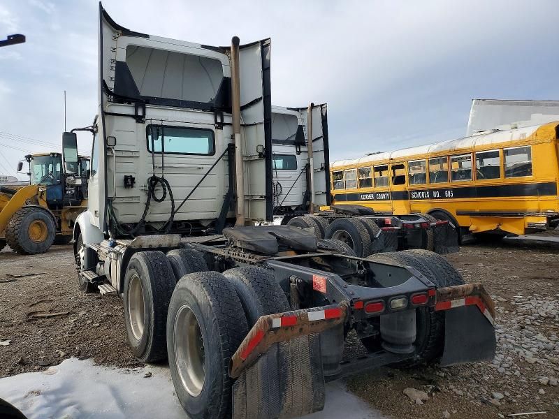 2020 Volvo VNR Semi Truck